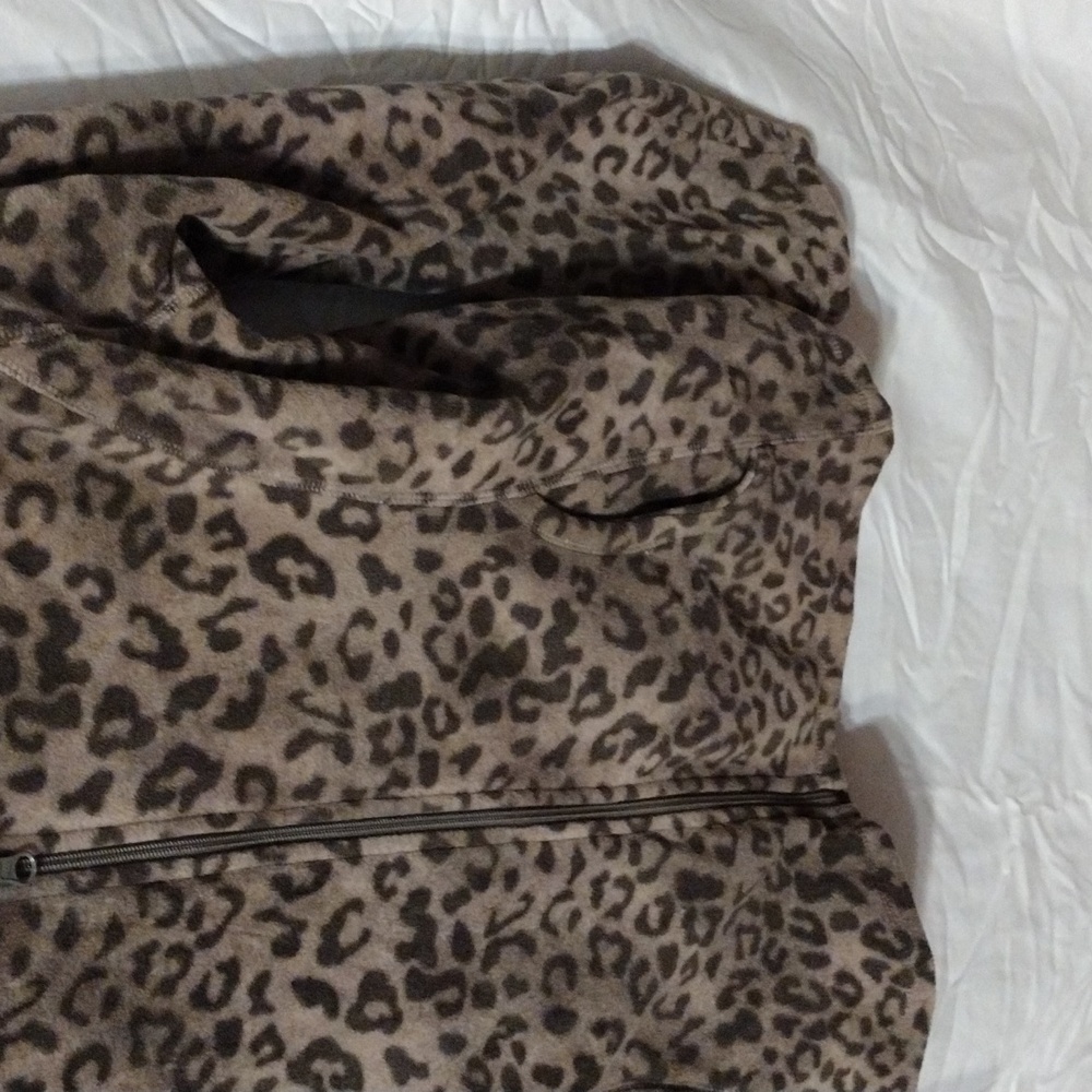 Old Navy women's Comforable And Cozy fleece zipper front in XL - Picture 4 of 4